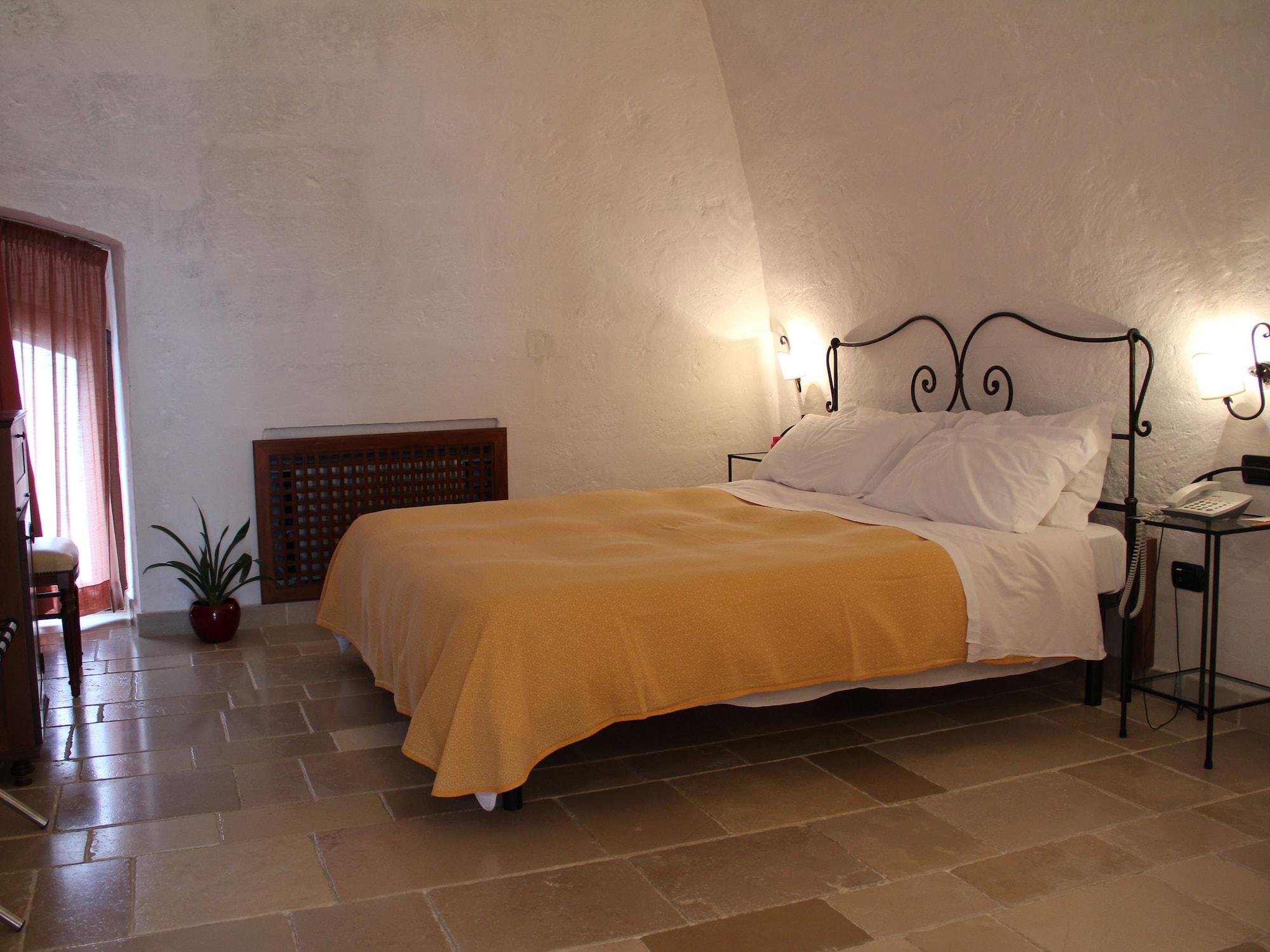 Hotel Masseria Fortificata Donnaloia Монополи Екстериор снимка