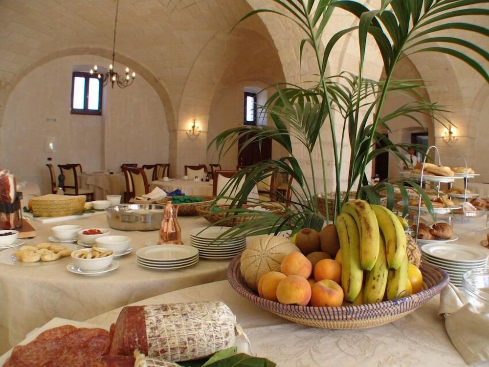 Hotel Masseria Fortificata Donnaloia Монополи Екстериор снимка