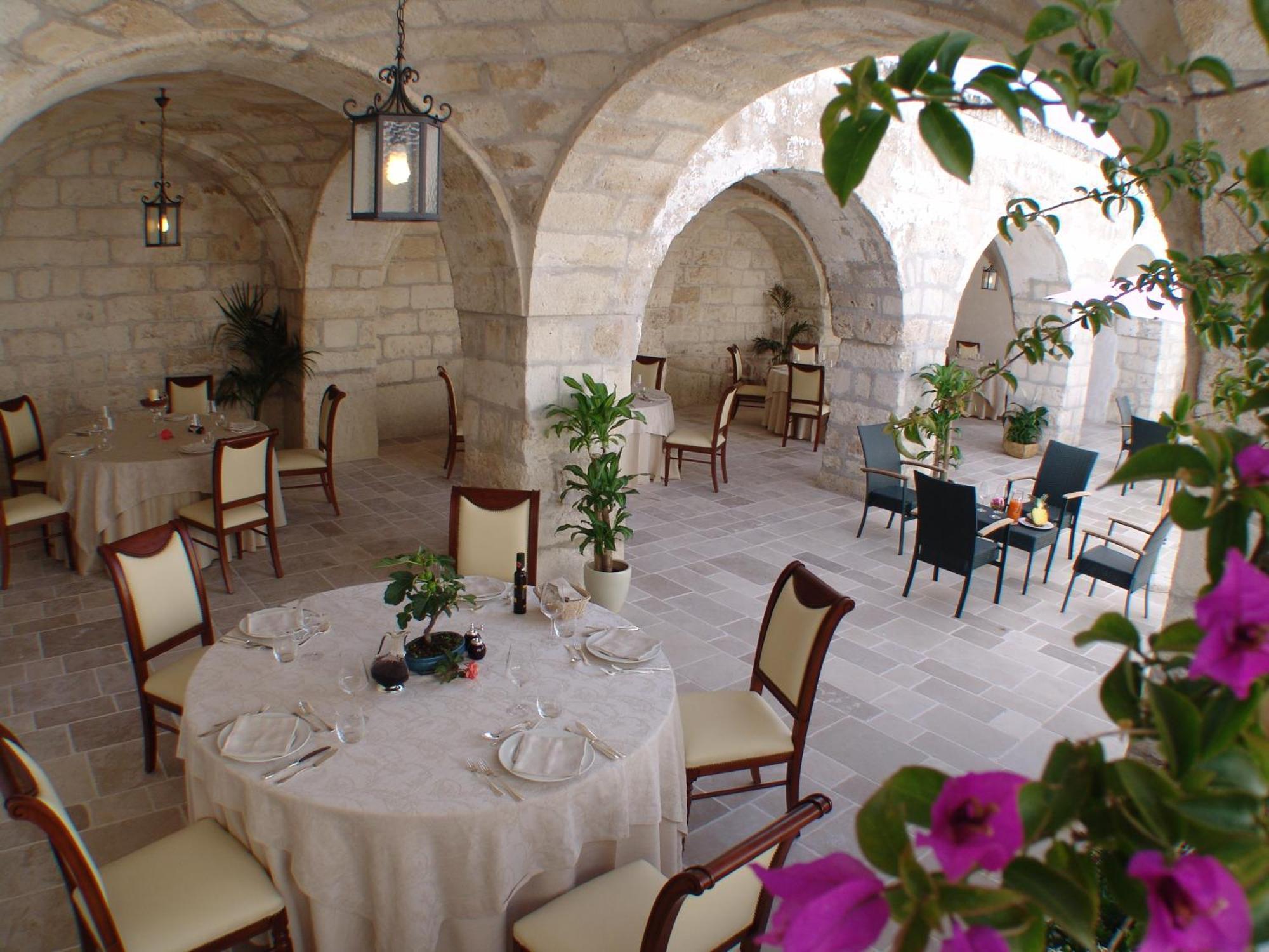 Hotel Masseria Fortificata Donnaloia Монополи Екстериор снимка