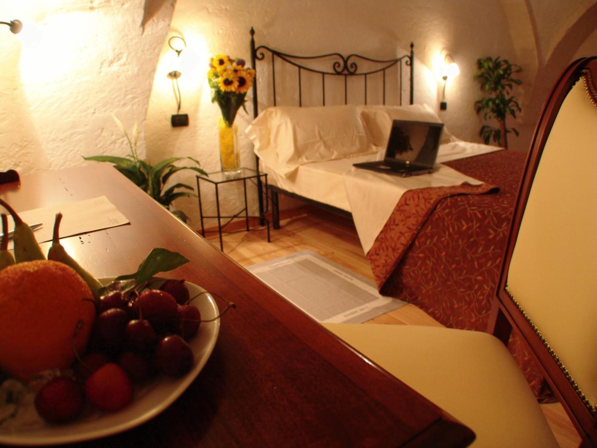 Hotel Masseria Fortificata Donnaloia Монополи Екстериор снимка