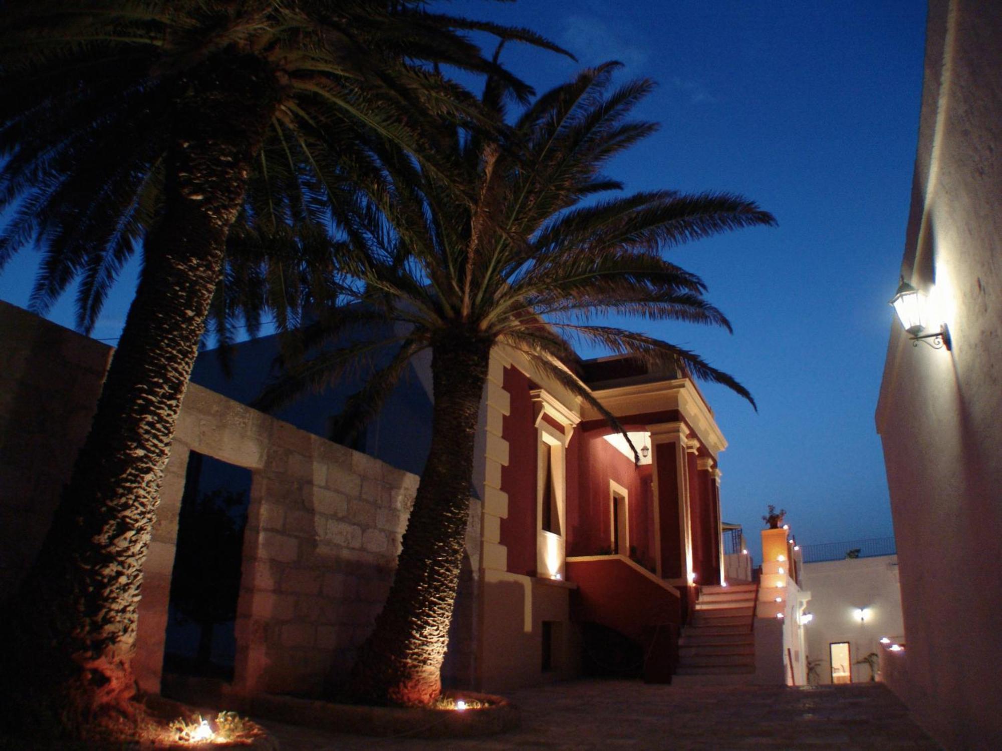 Hotel Masseria Fortificata Donnaloia Монополи Екстериор снимка