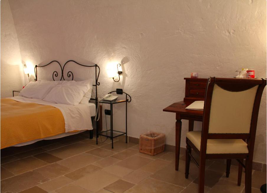 Hotel Masseria Fortificata Donnaloia Монополи Екстериор снимка