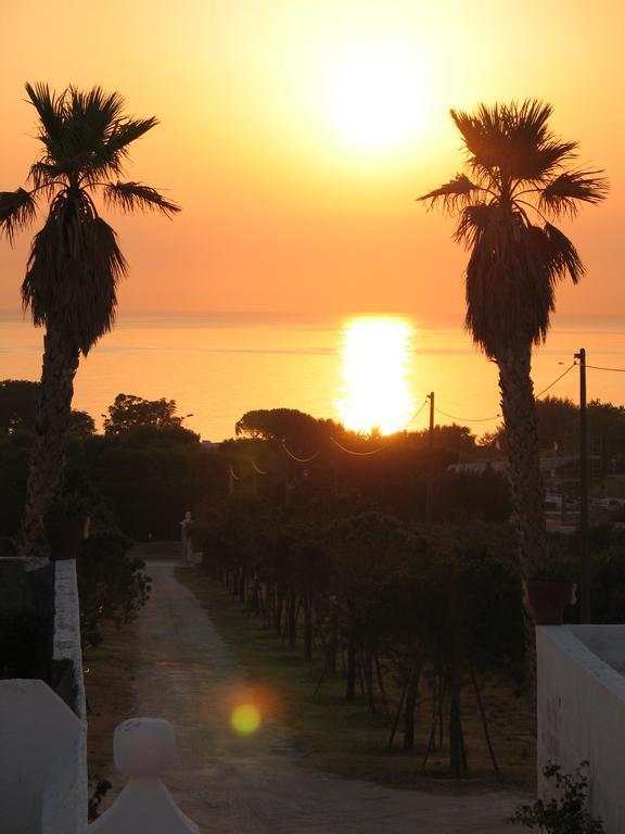 Hotel Masseria Fortificata Donnaloia Монополи Екстериор снимка