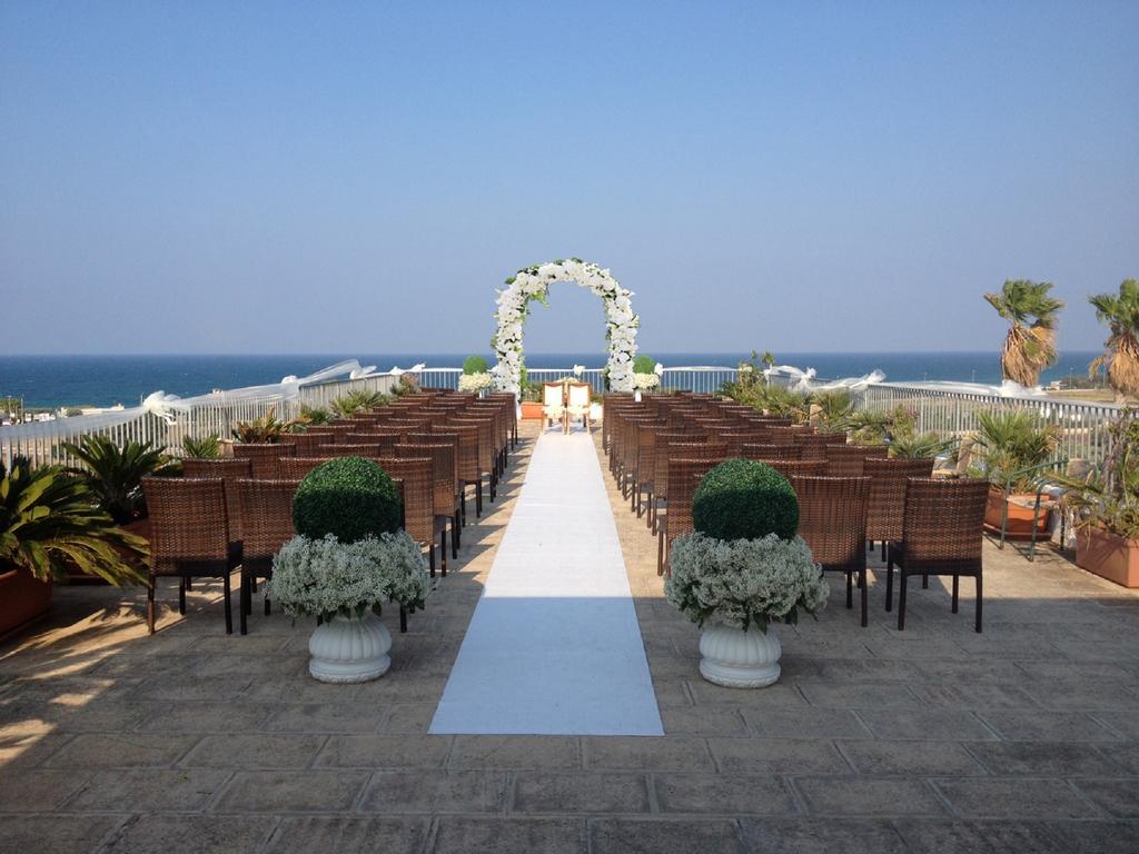 Hotel Masseria Fortificata Donnaloia Монополи Екстериор снимка