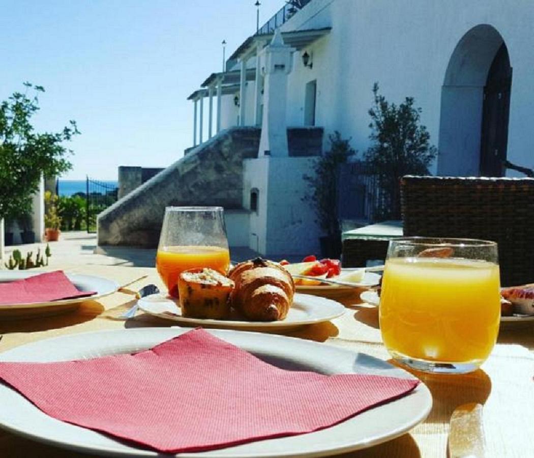 Hotel Masseria Fortificata Donnaloia Монополи Екстериор снимка