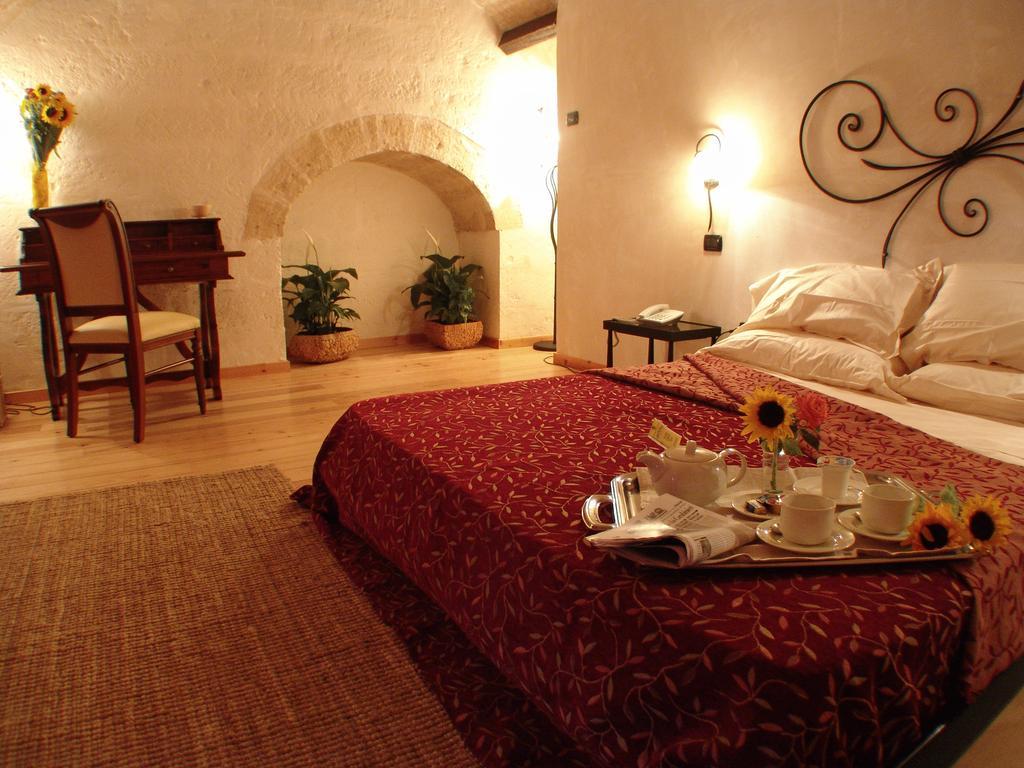 Hotel Masseria Fortificata Donnaloia Монополи Екстериор снимка