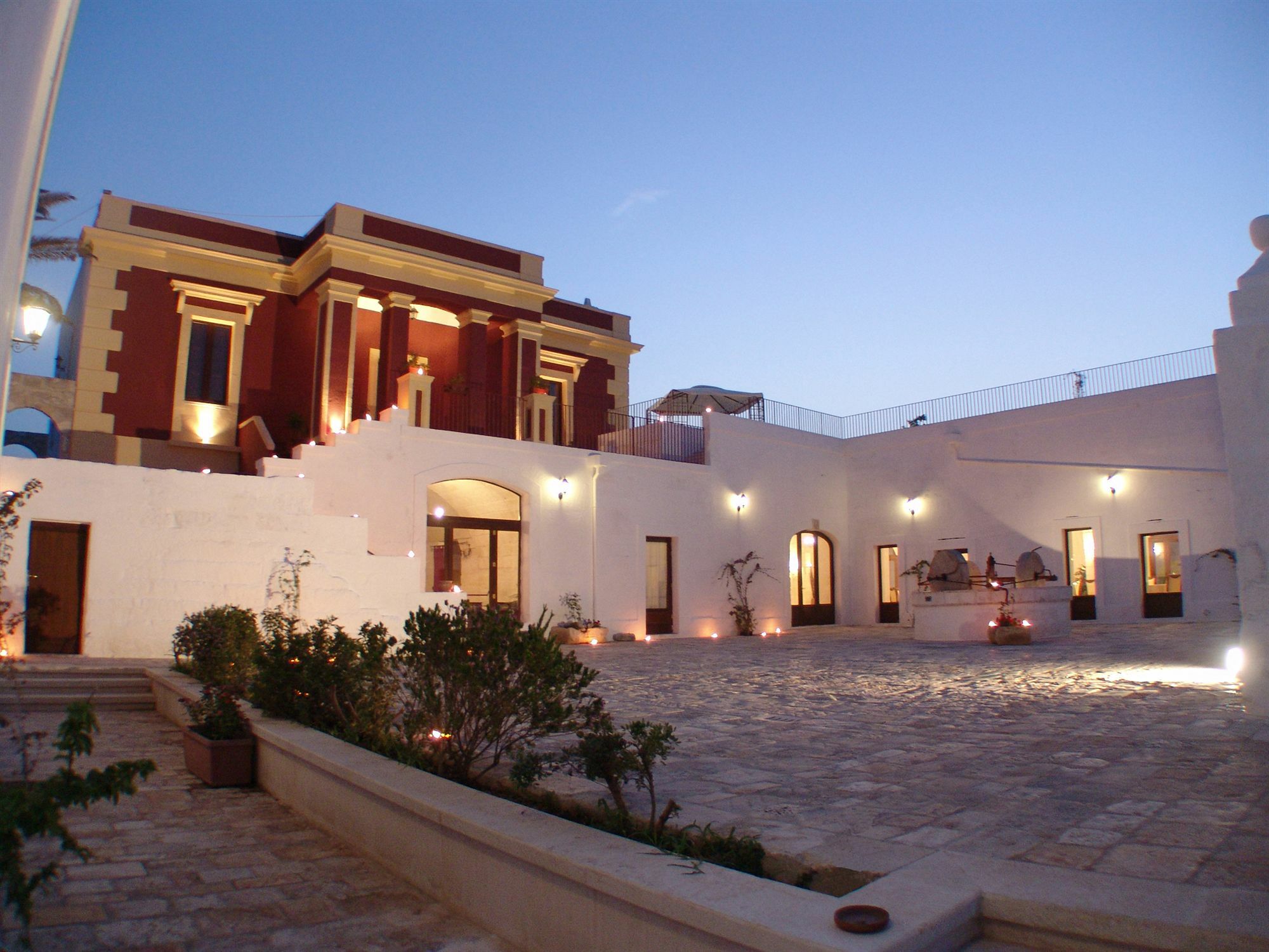 Hotel Masseria Fortificata Donnaloia Монополи Екстериор снимка